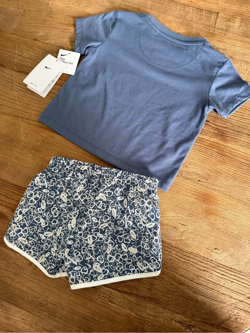 Nike Girls Two-Piece Set Blue White Red Athletic Shorts T Shirt Size 4 NWT